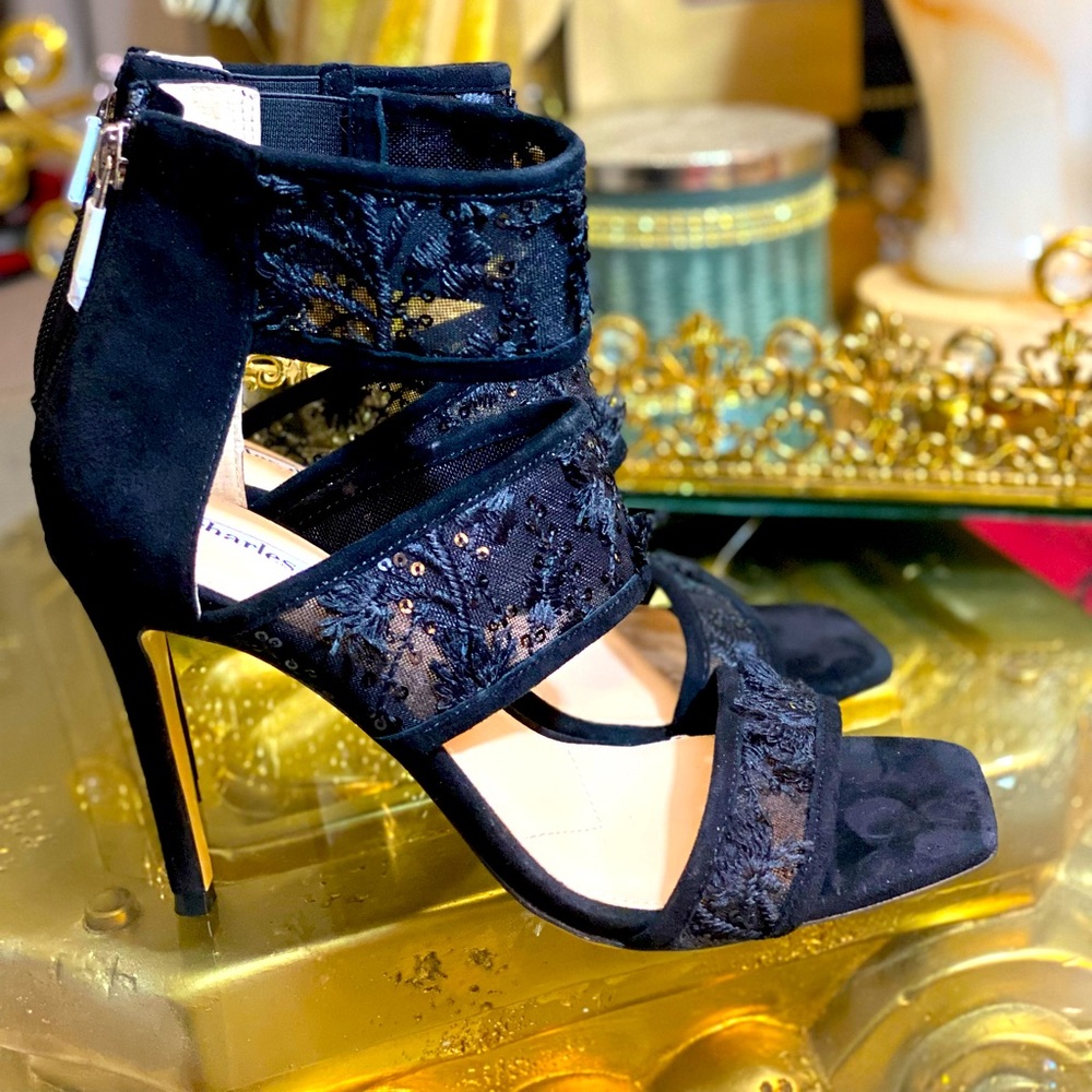 Hello beautiful ladies never been worn before!